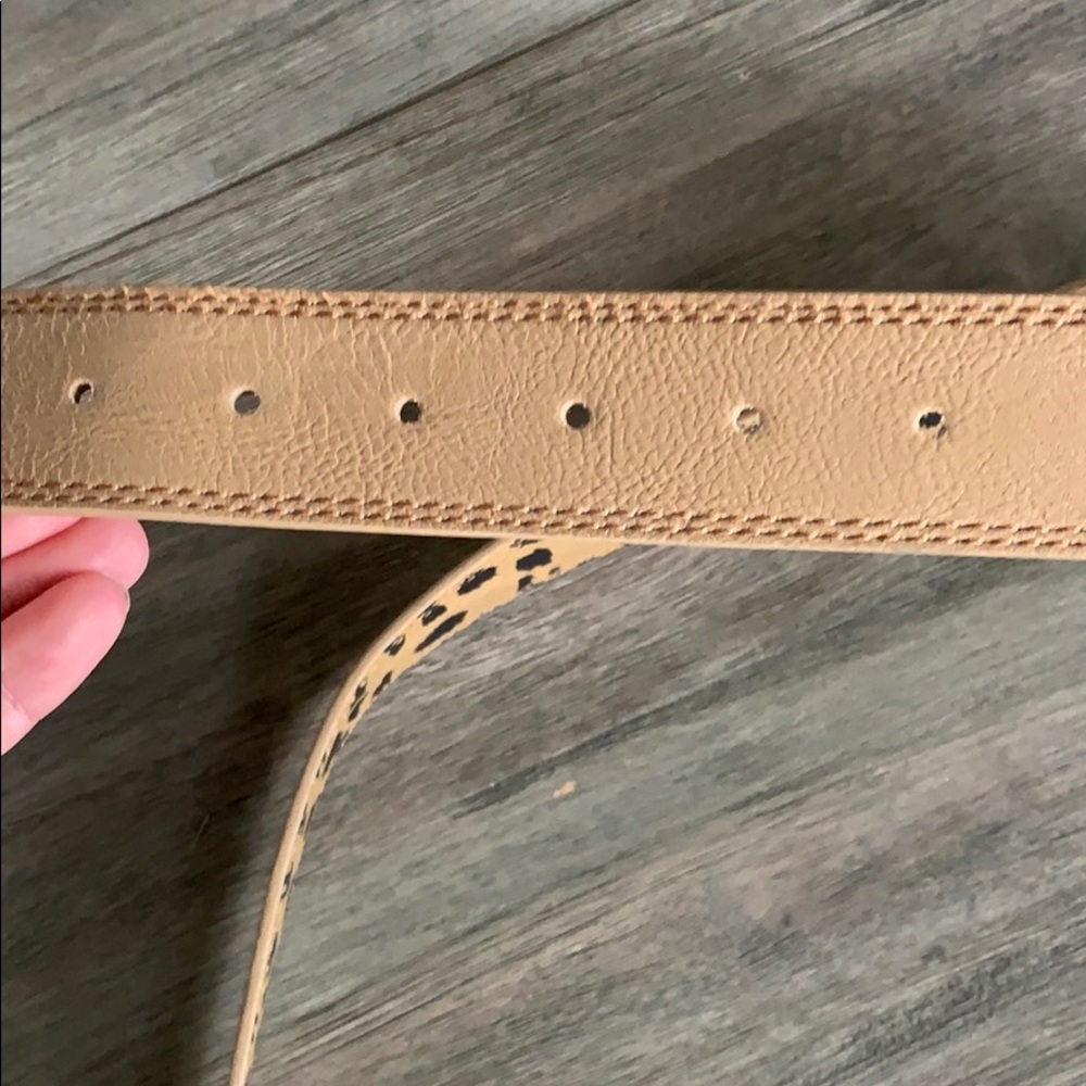 🔥sale🔥💛BETSEY JOHNSON belt. NWOT💛 - Picture 2 of 3